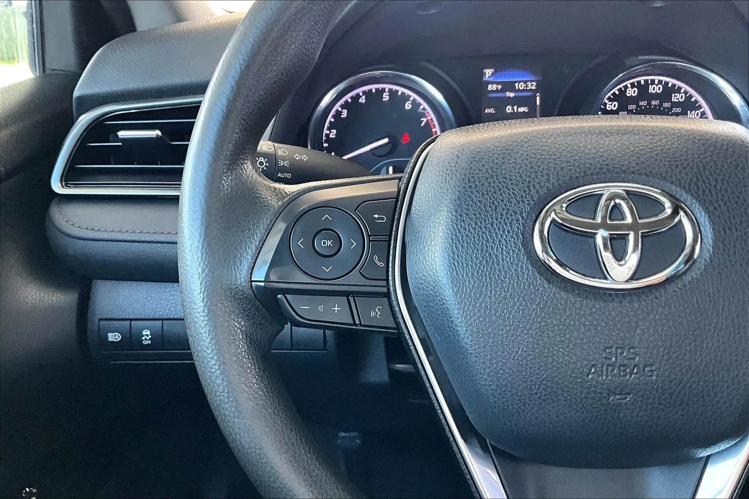 Toyota Camry photo 10
