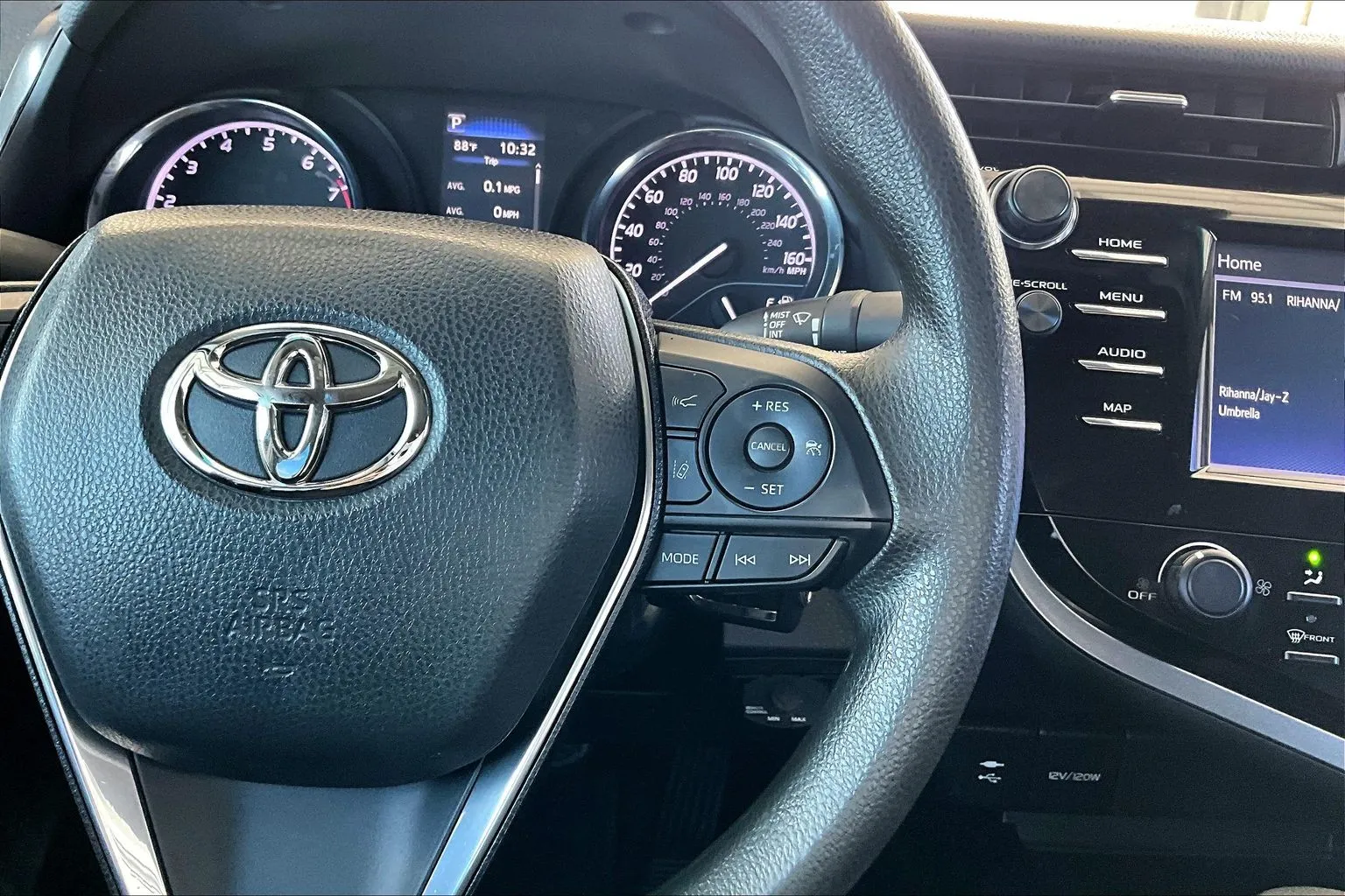Toyota Camry photo 11