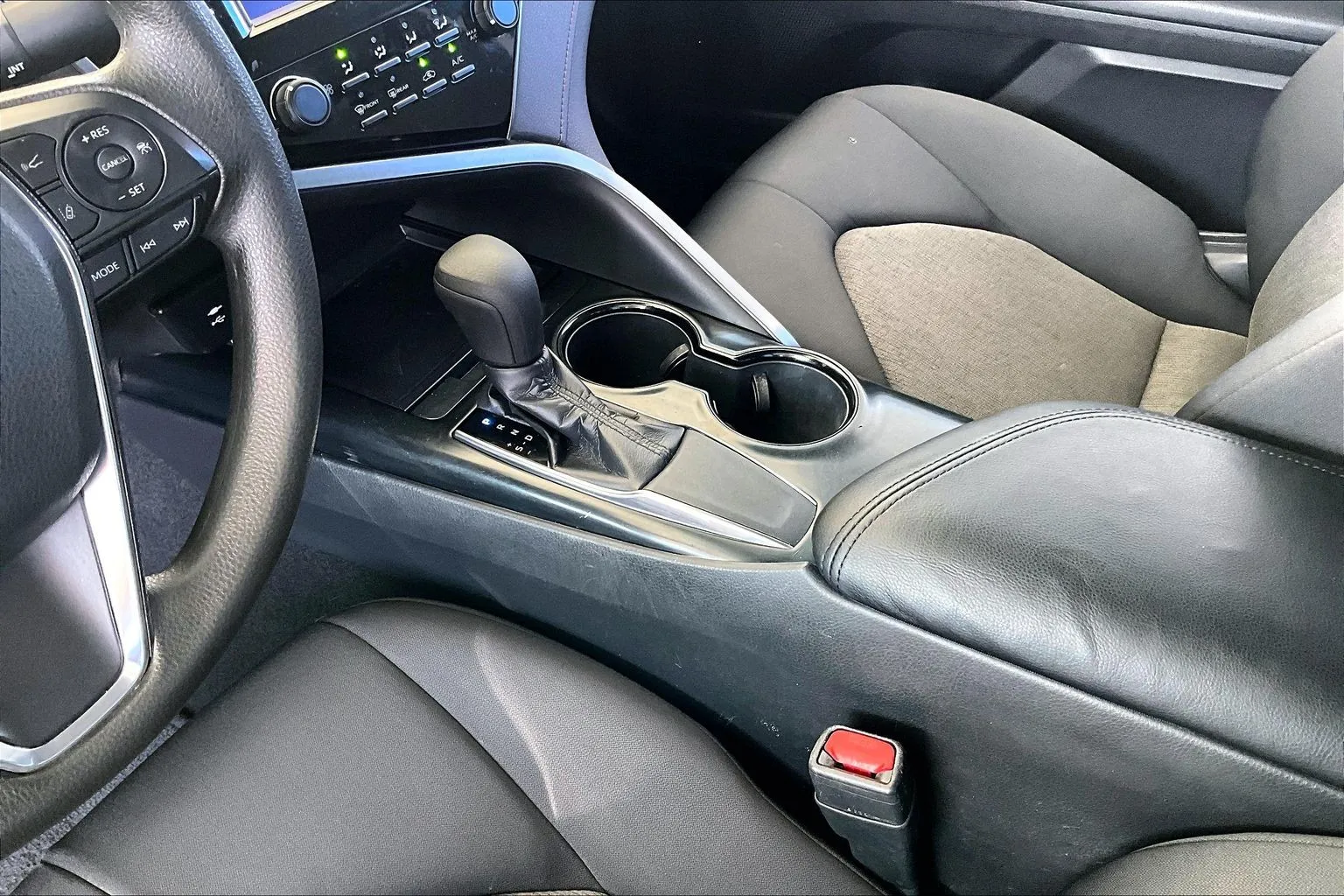 Toyota Camry photo 15