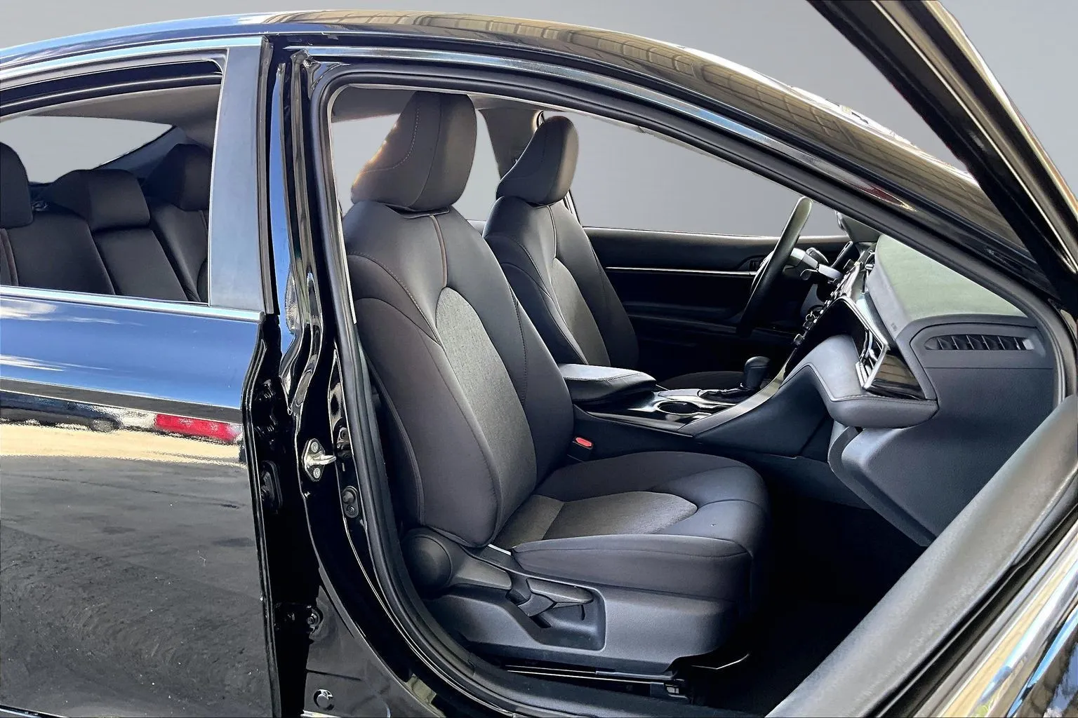 Toyota Camry photo 25
