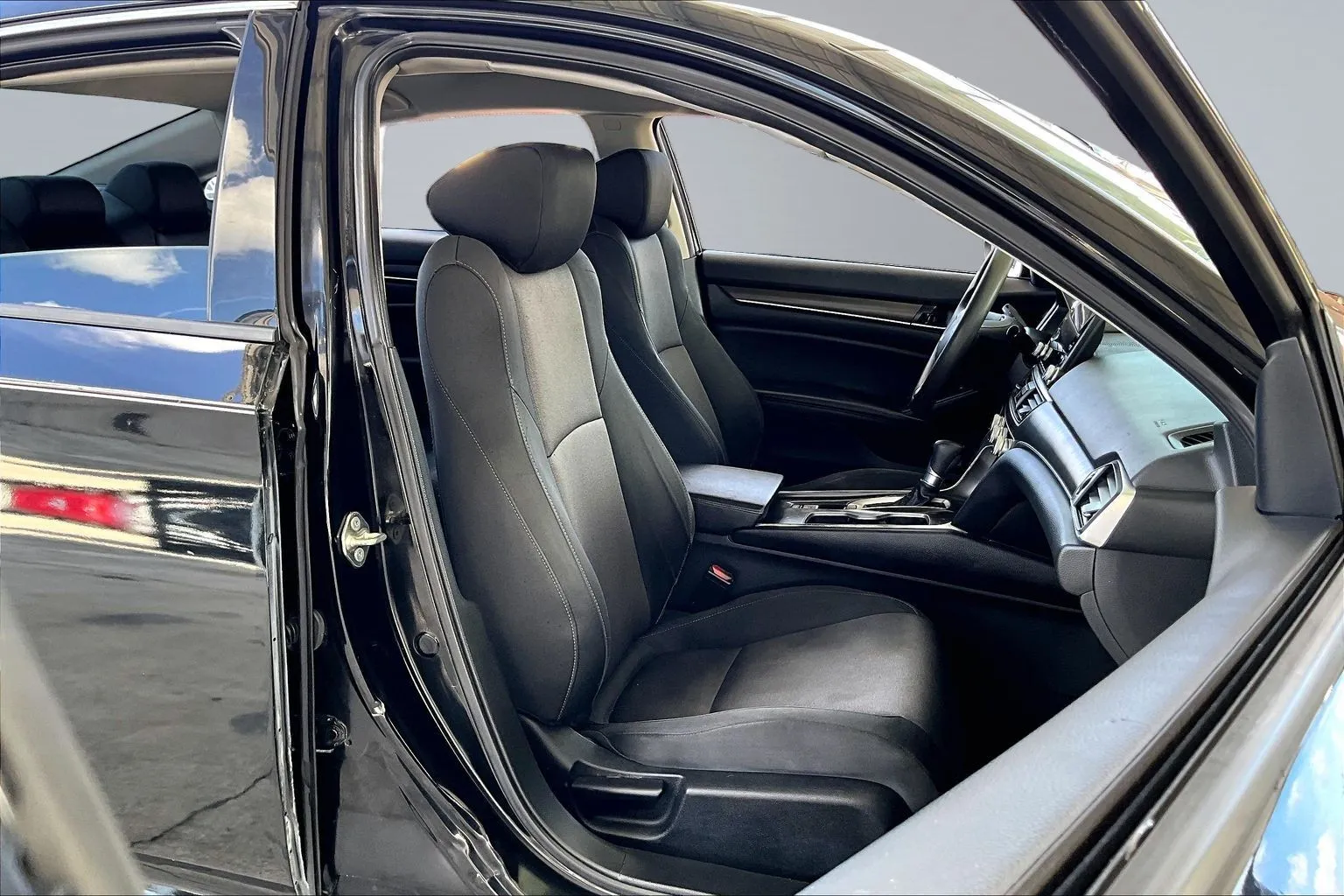 Honda Accord photo 25
