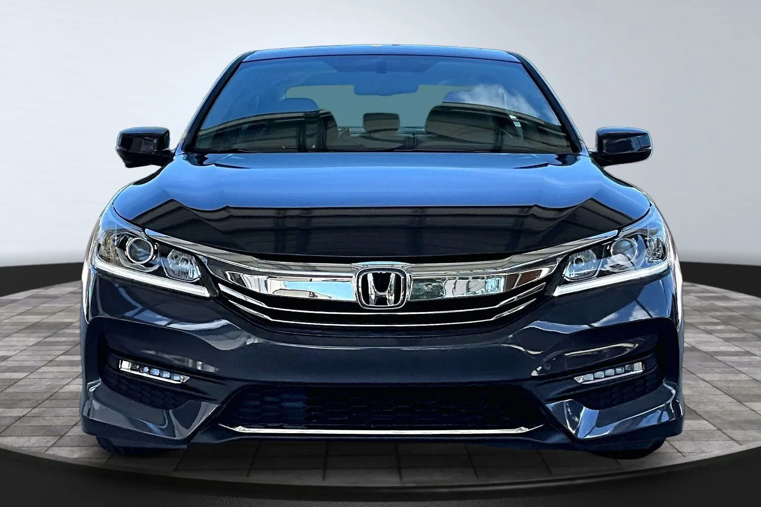 Honda Accord photo 2