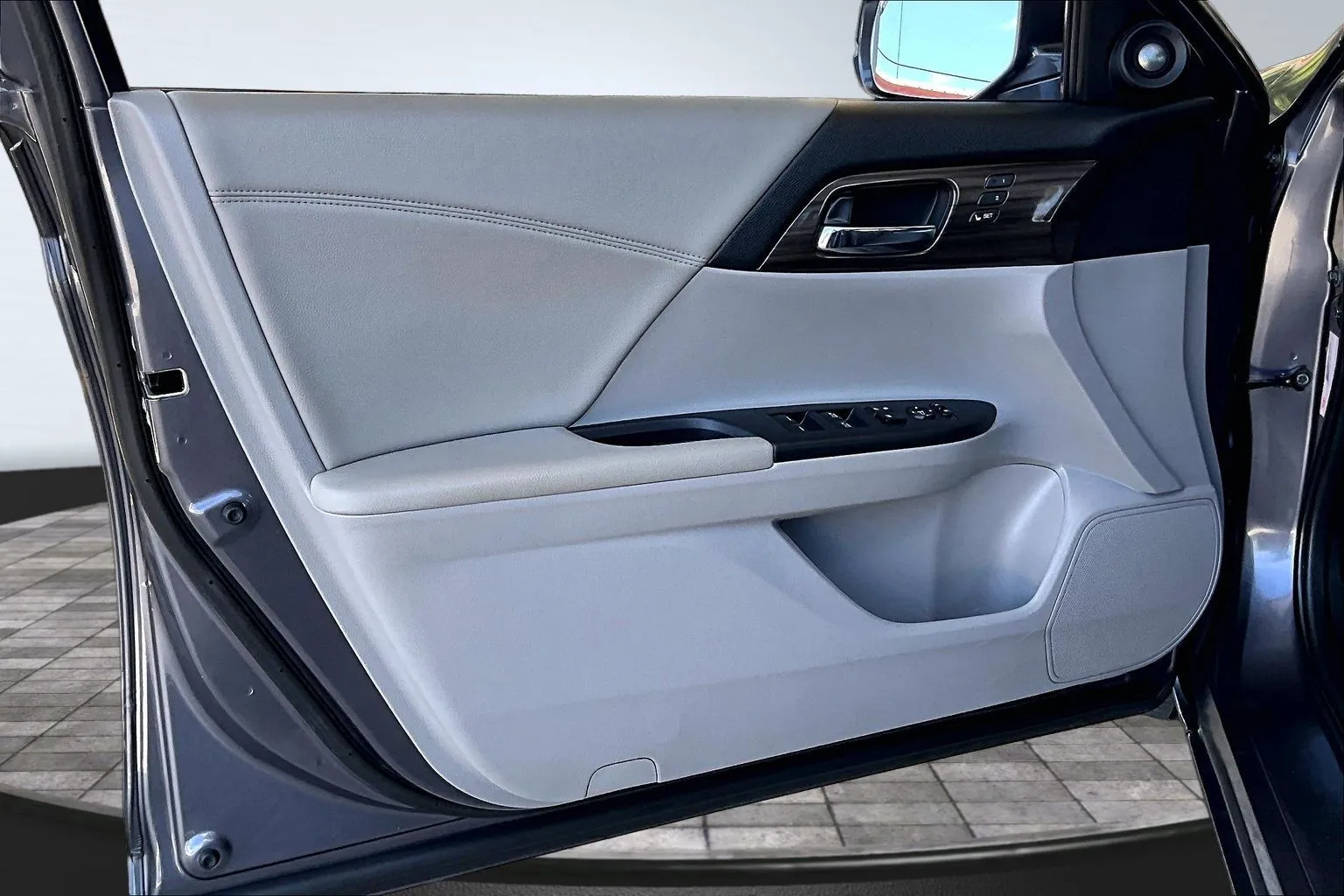 Honda Accord photo 17
