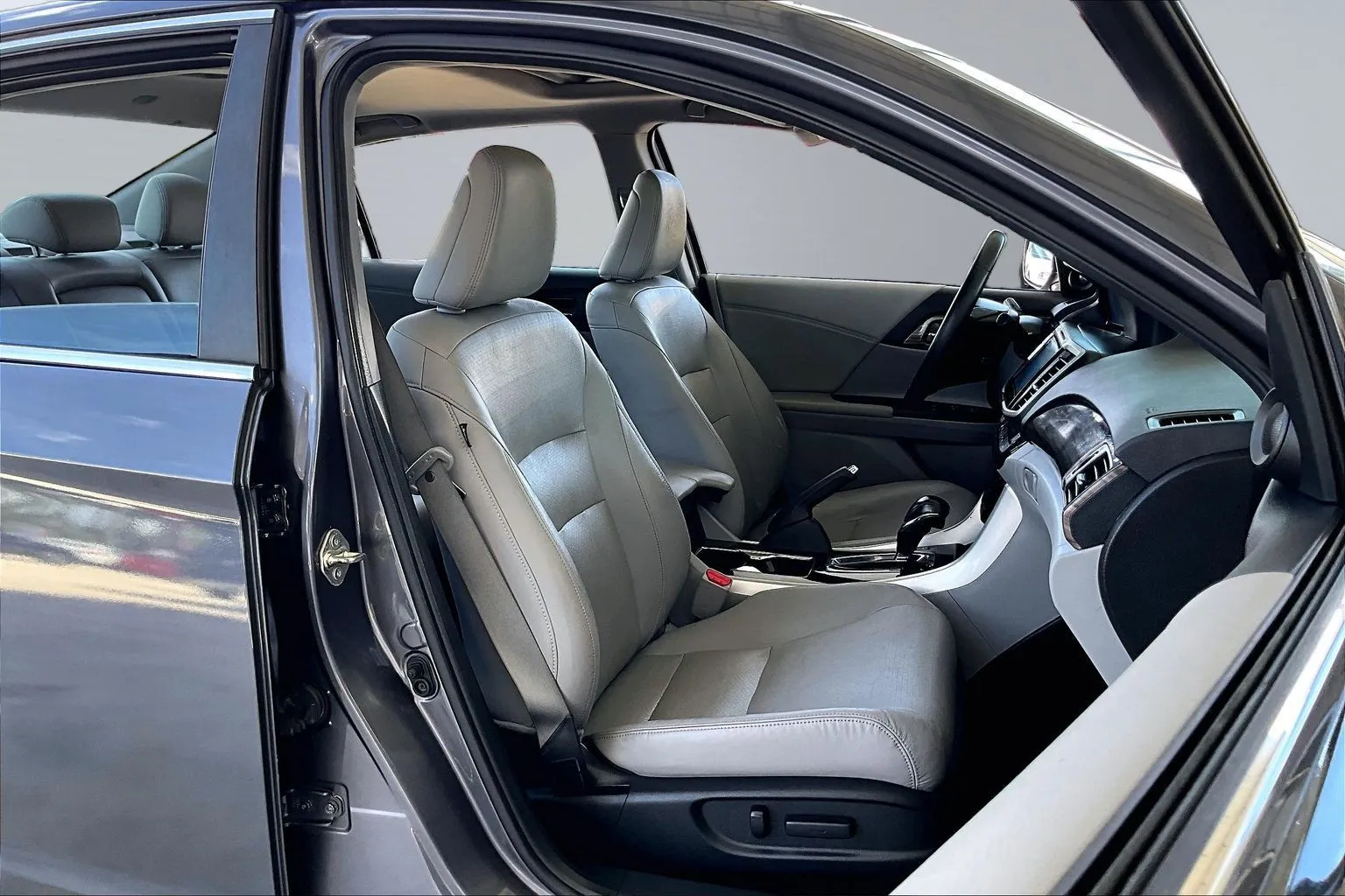 Honda Accord photo 26
