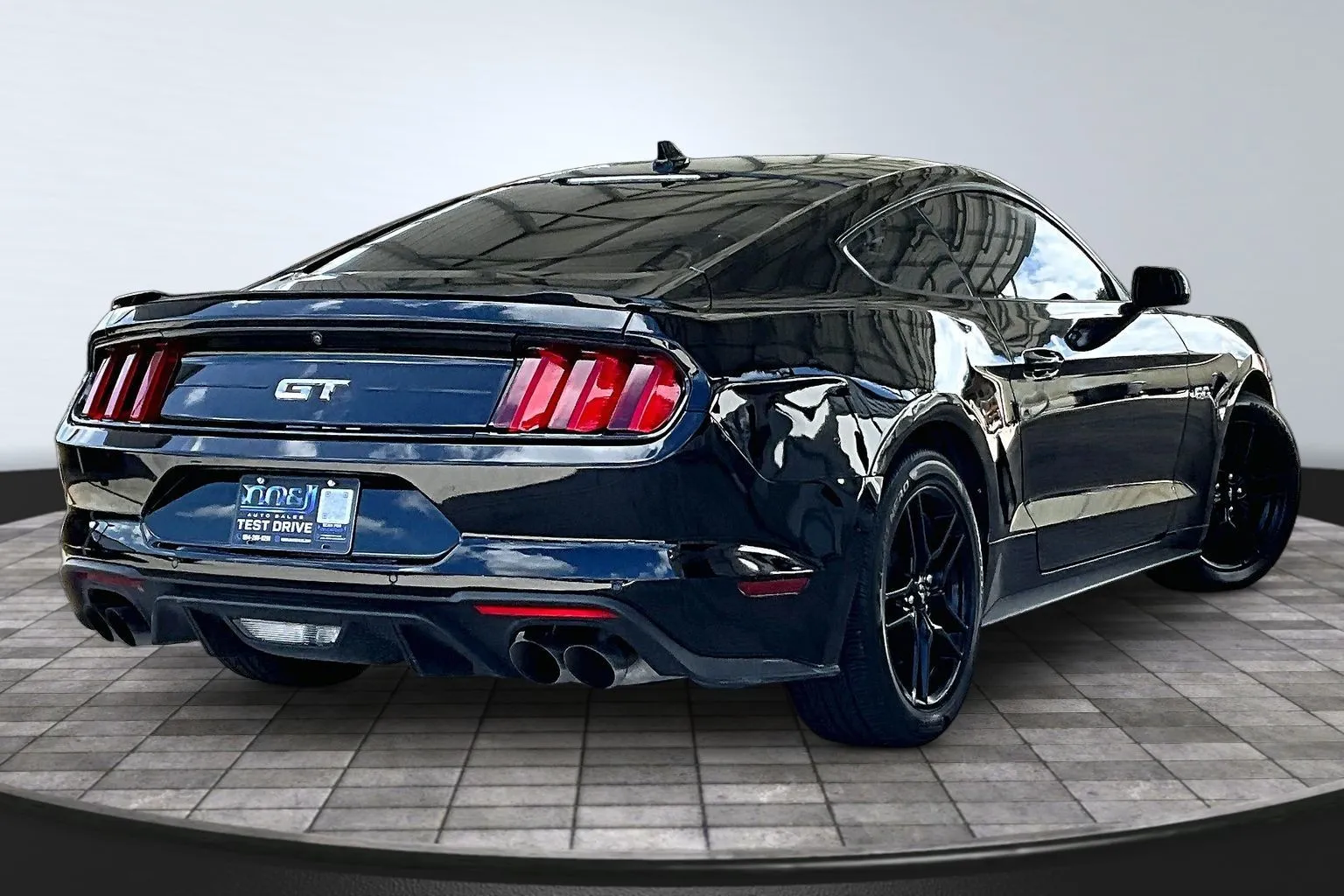 Ford Mustang photo 6