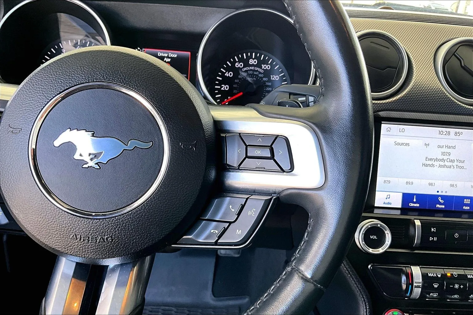 Ford Mustang photo 11