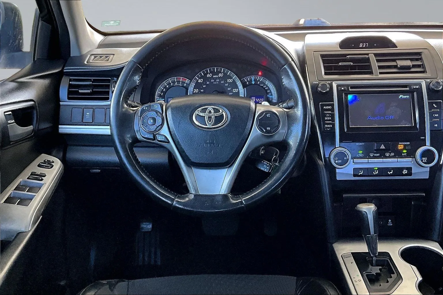 Toyota Camry photo 8
