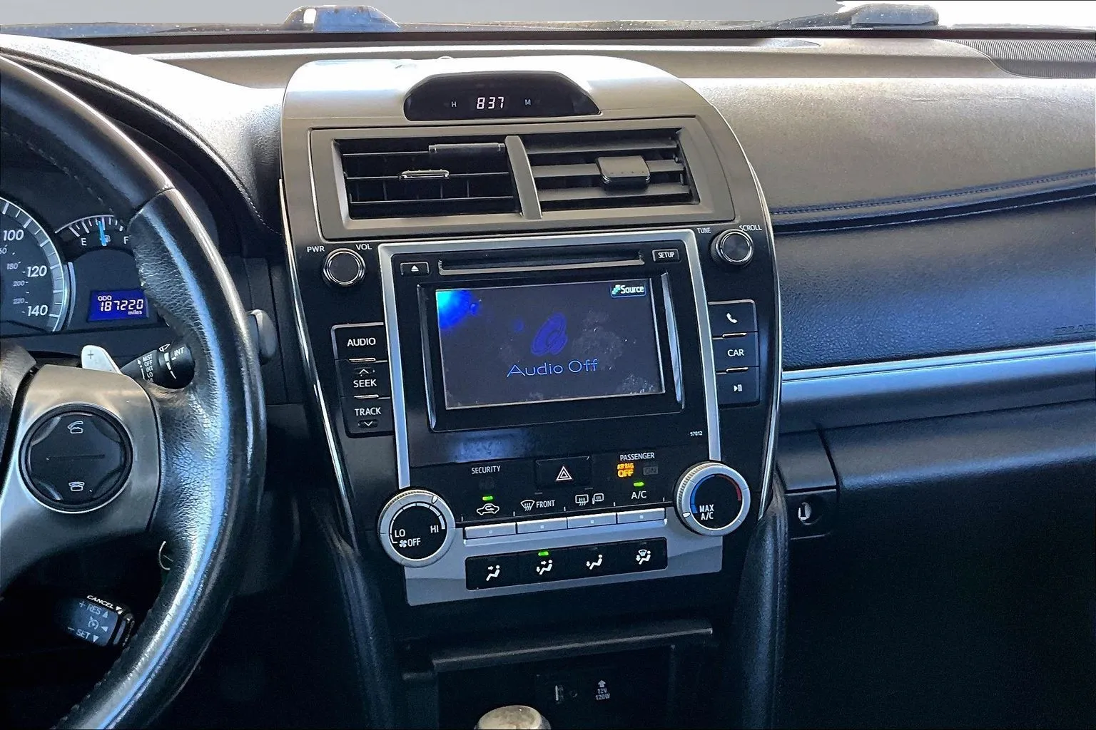 Toyota Camry photo 9