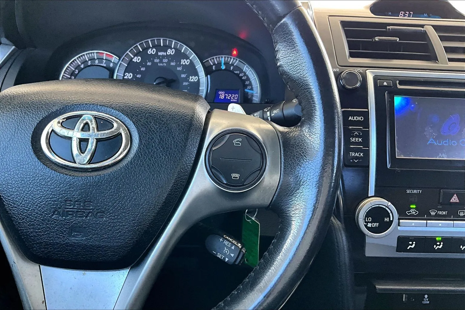 Toyota Camry photo 11