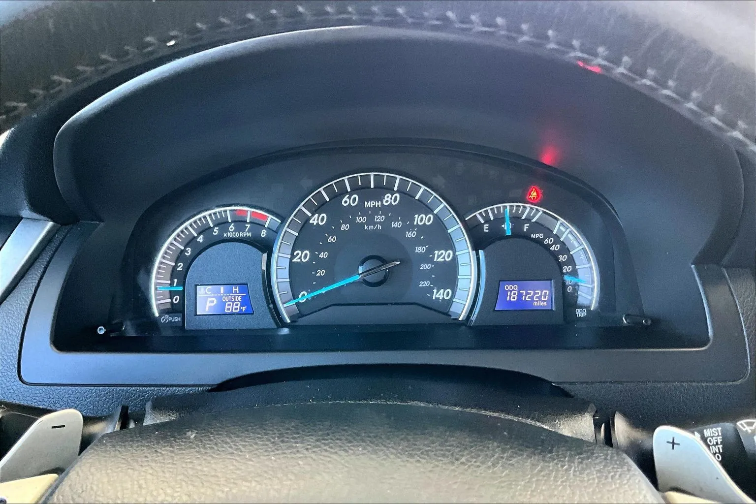 Toyota Camry photo 12