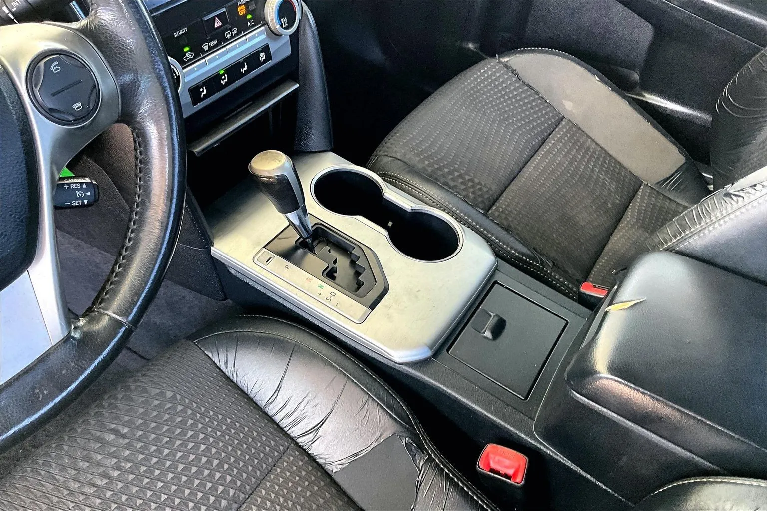 Toyota Camry photo 14
