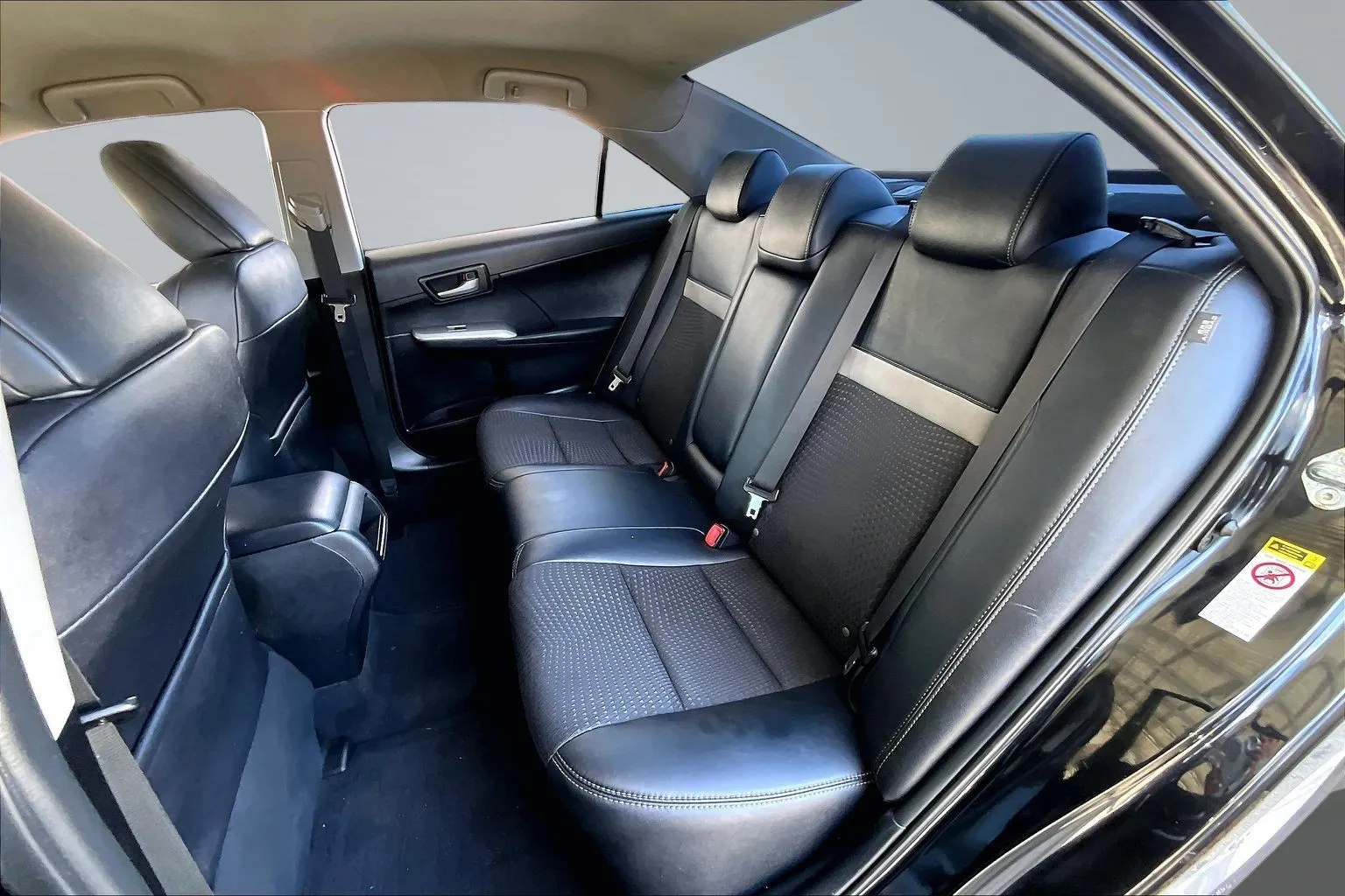 Toyota Camry photo 18