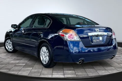 More photos of 2010 Nissan Altima at M&J Auto Sales and Service, FL