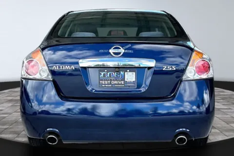 More photos of 2010 Nissan Altima at M&J Auto Sales and Service, FL