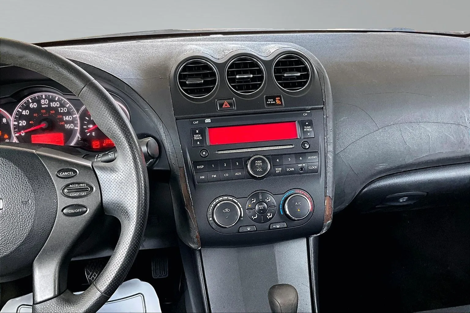Nissan Altima photo 9