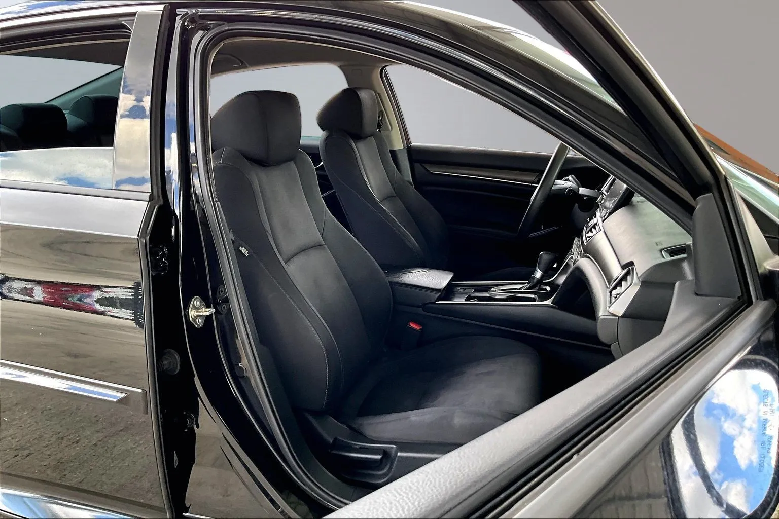 Honda Accord photo 25