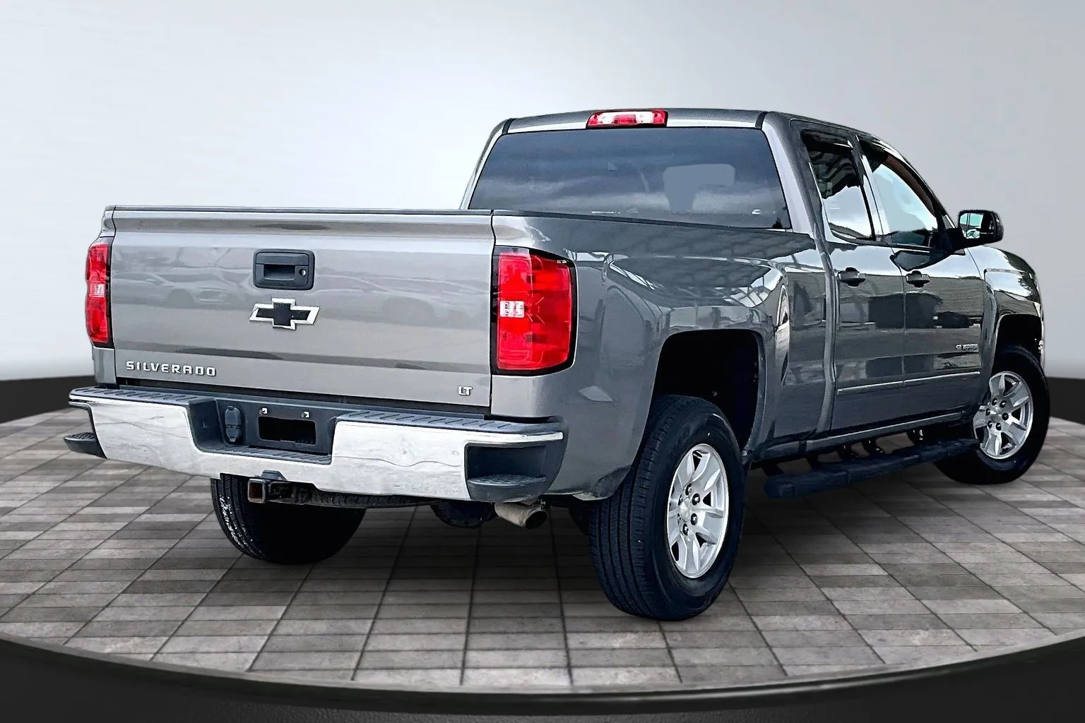 Chevrolet Silverado photo 6