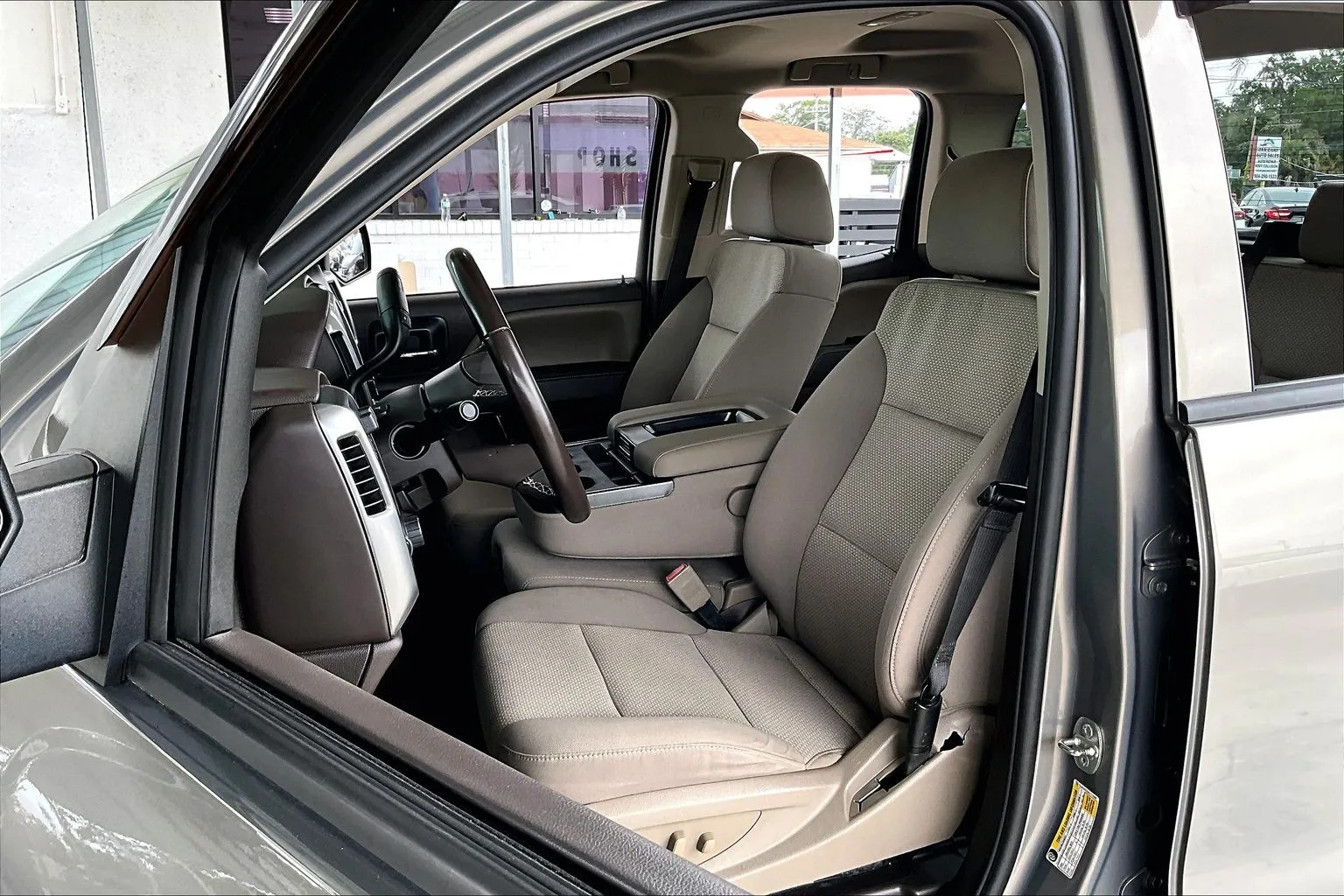 Chevrolet Silverado photo 19