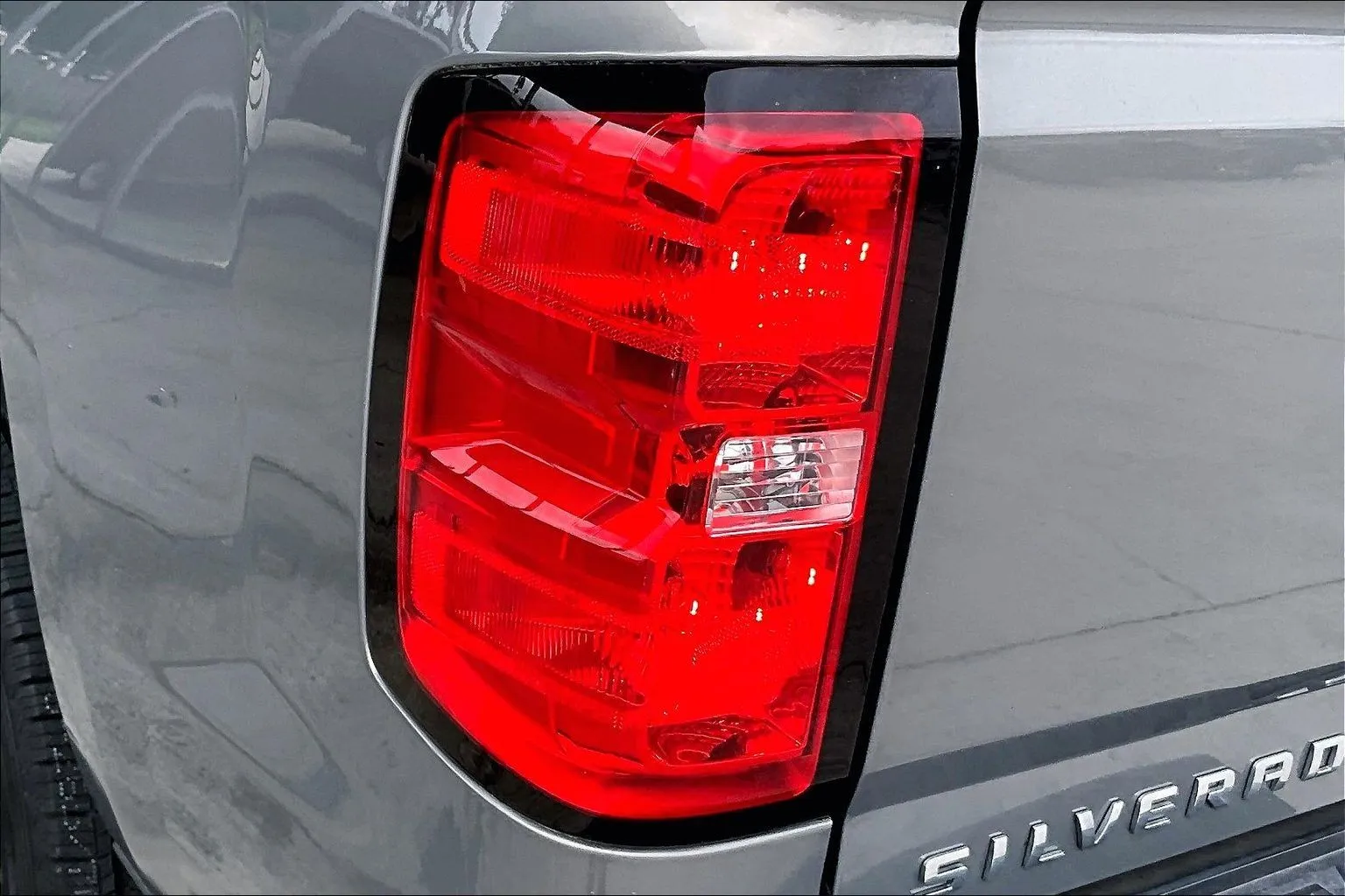 Chevrolet Silverado photo 21