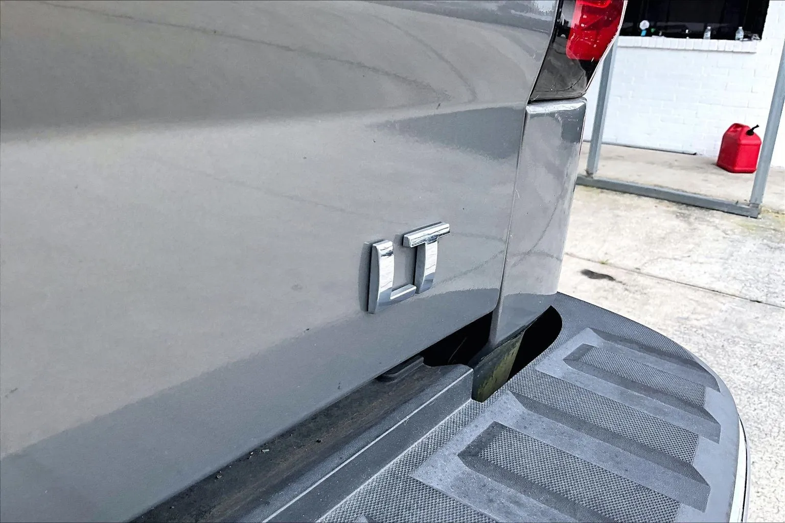 Chevrolet Silverado photo 22