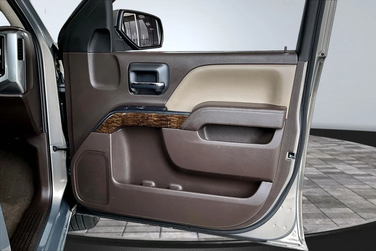 Chevrolet Silverado photo 25