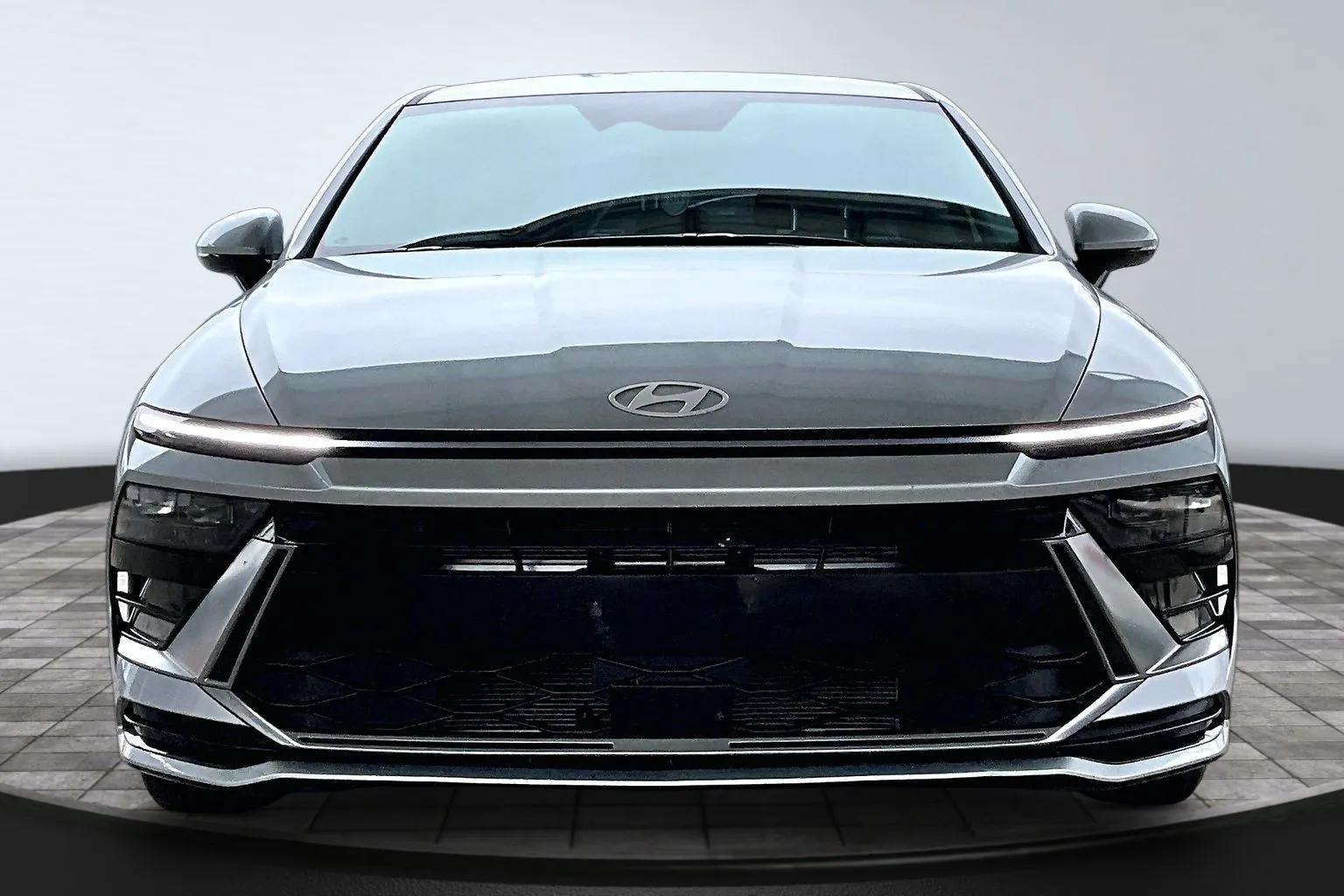 Hyundai Sonata photo 2