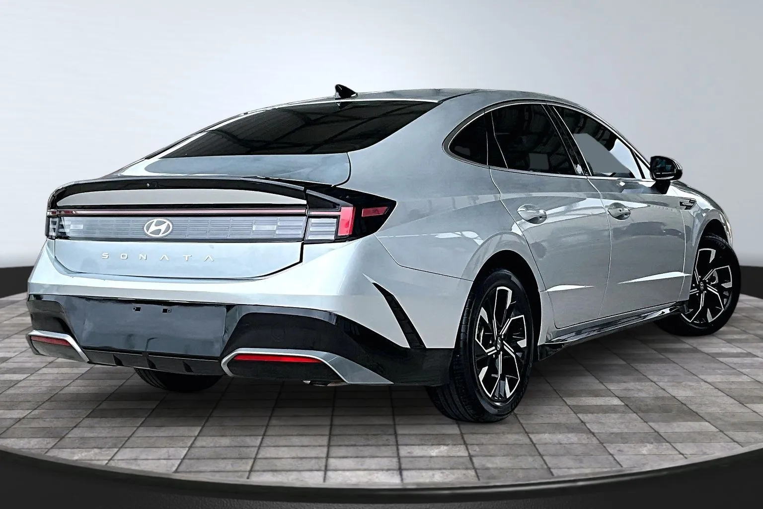 Hyundai Sonata photo 6