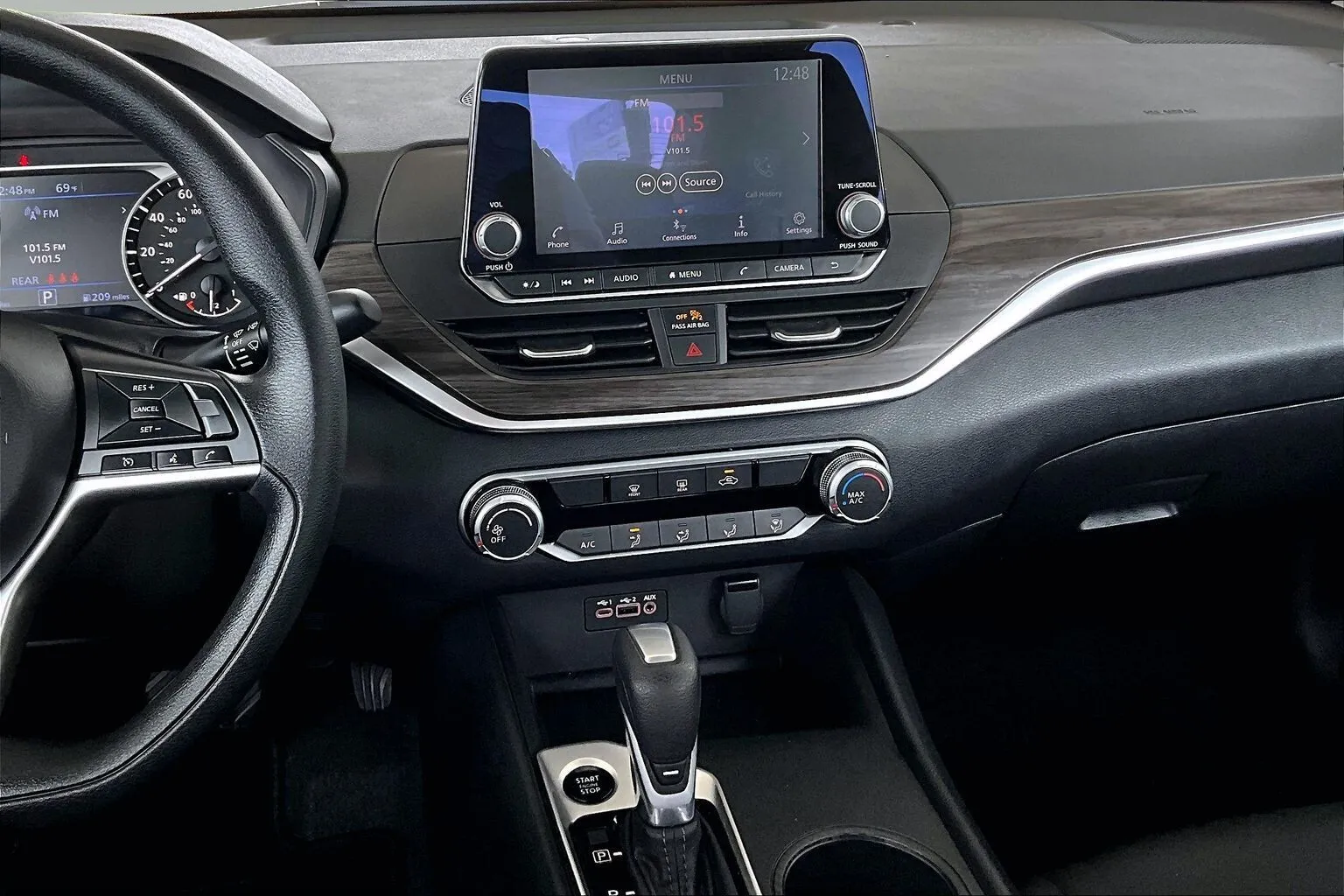 Nissan Altima photo 9
