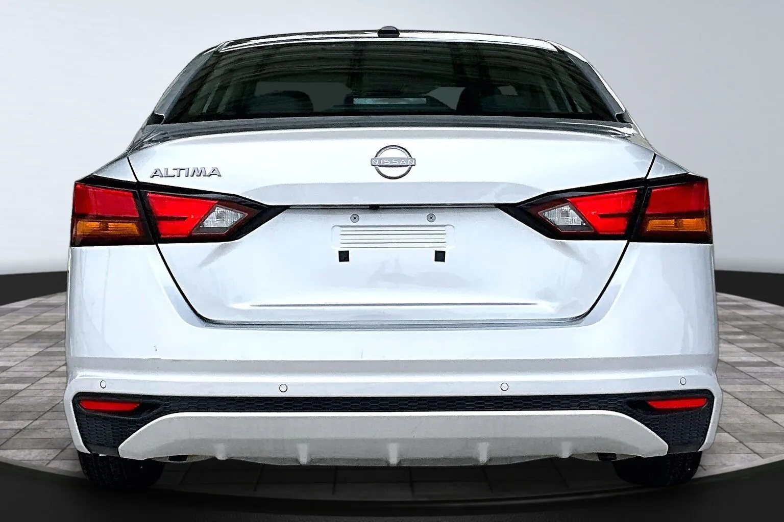 Nissan Altima photo 3