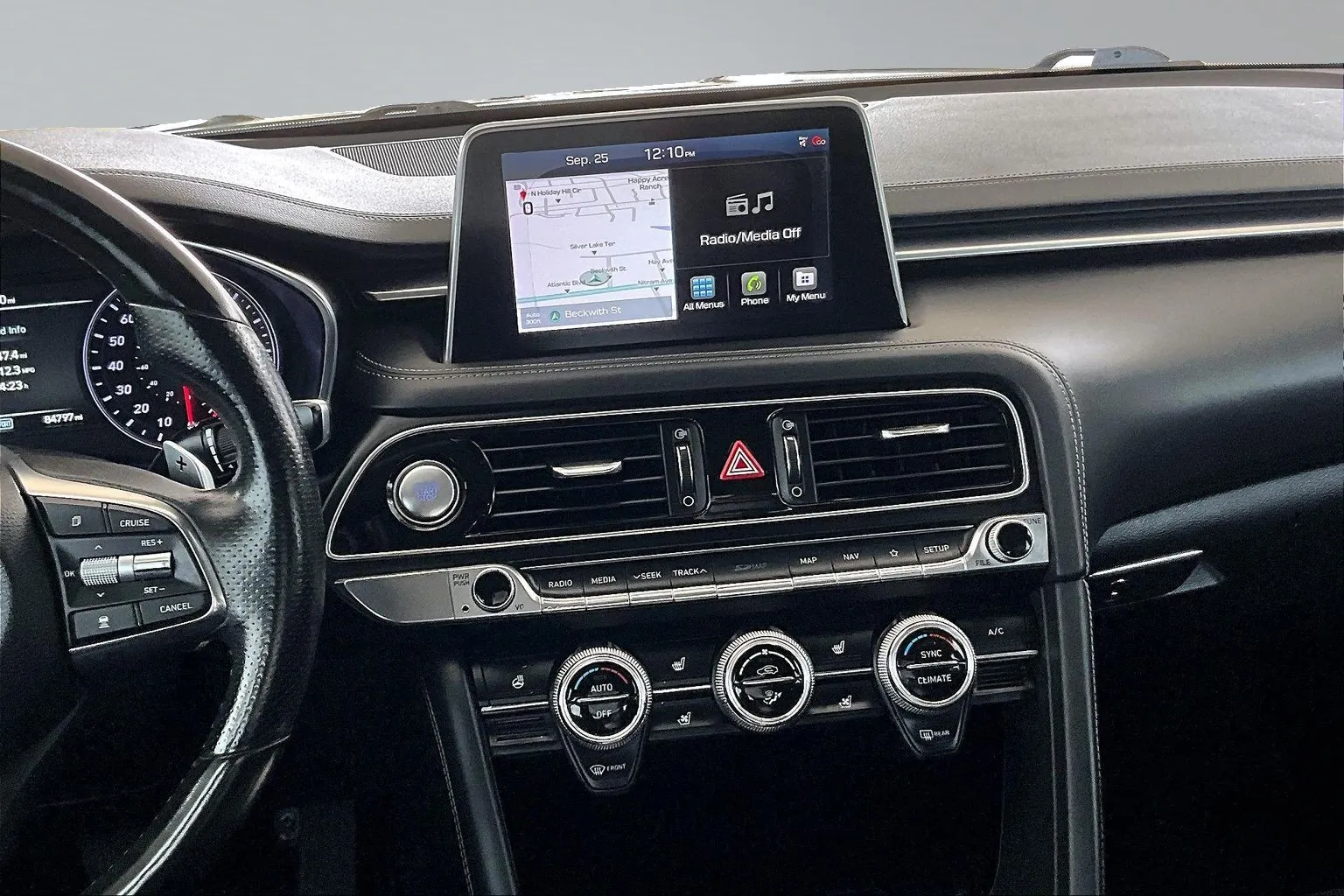 Genesis G70 photo 9