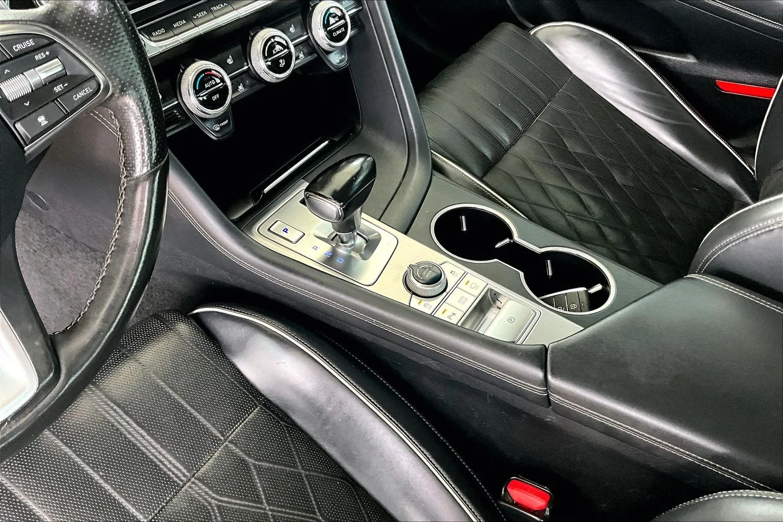 Genesis G70 photo 15