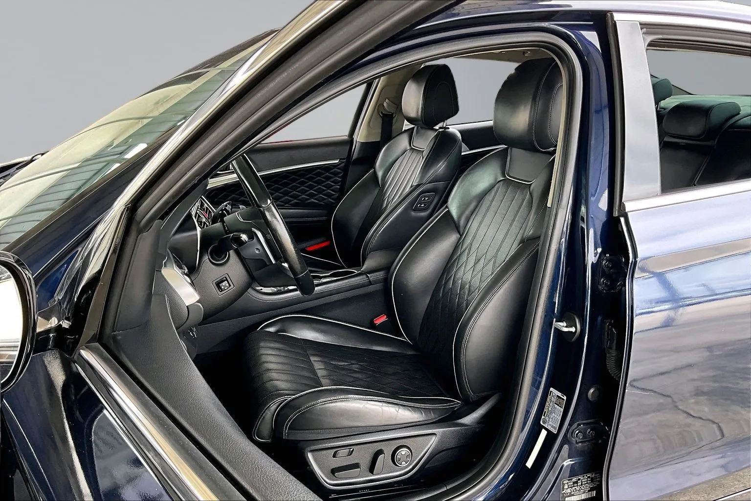 Genesis G70 photo 18