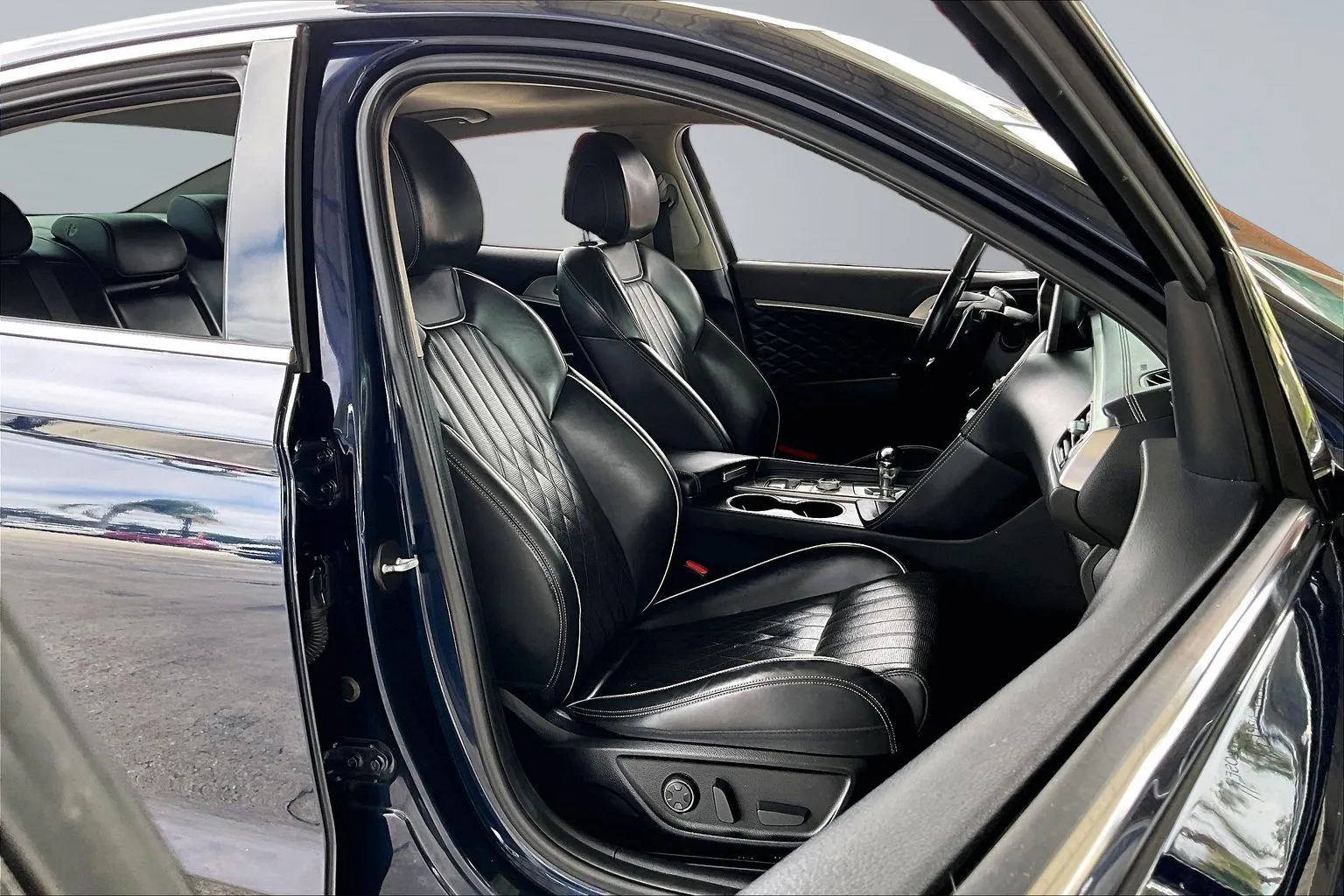 Genesis G70 photo 26