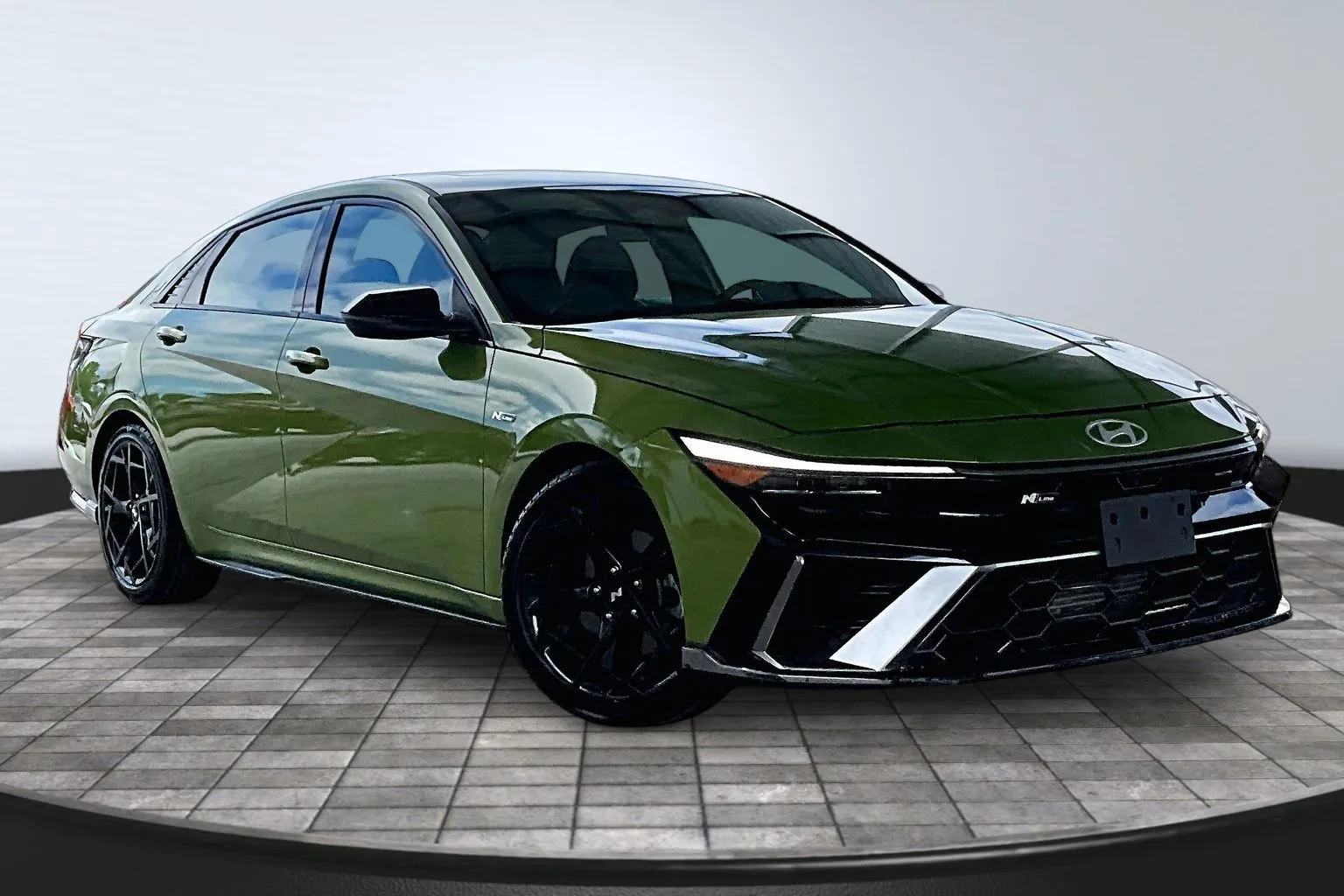 Hyundai Elantra photo 3