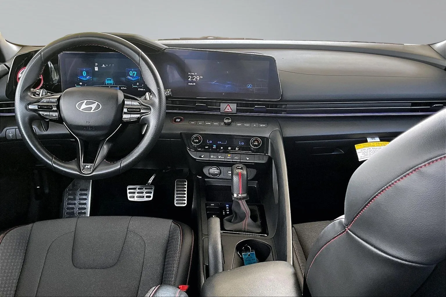 Hyundai Elantra photo 7