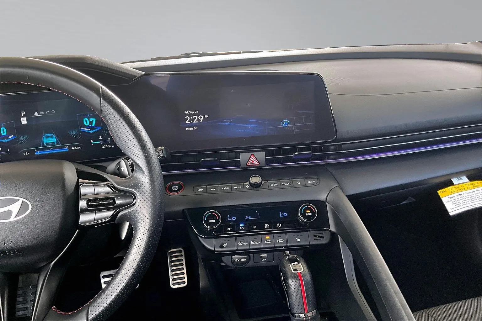 Hyundai Elantra photo 9