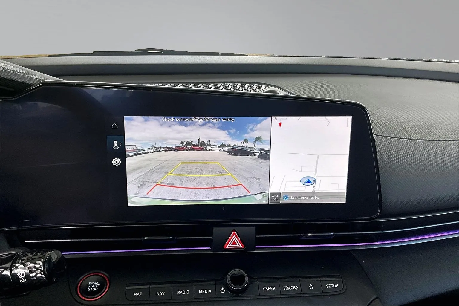 Hyundai Elantra photo 13