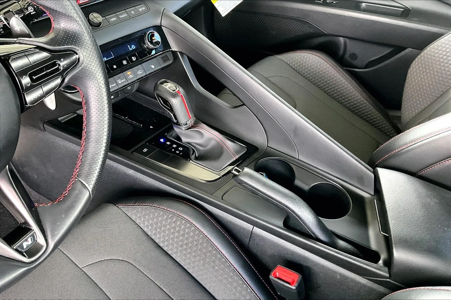 Hyundai Elantra photo 15