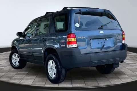 More photos of 2006 Ford Escape XLS at M&J Auto Sales and Service, FL