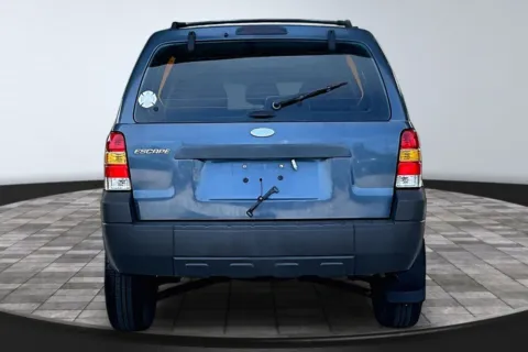 More photos of 2006 Ford Escape XLS at M&J Auto Sales and Service, FL