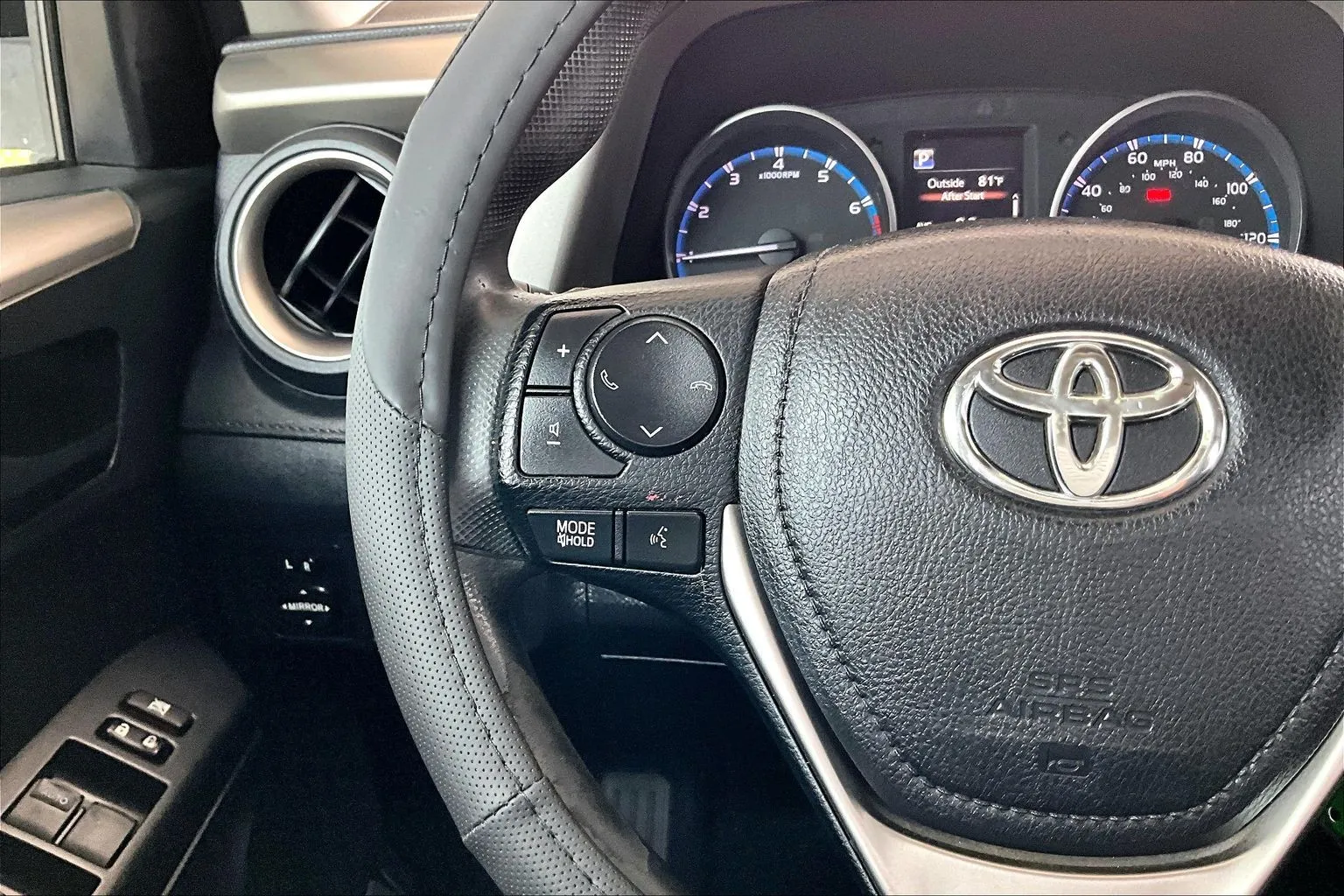 Toyota RAV4 photo 10