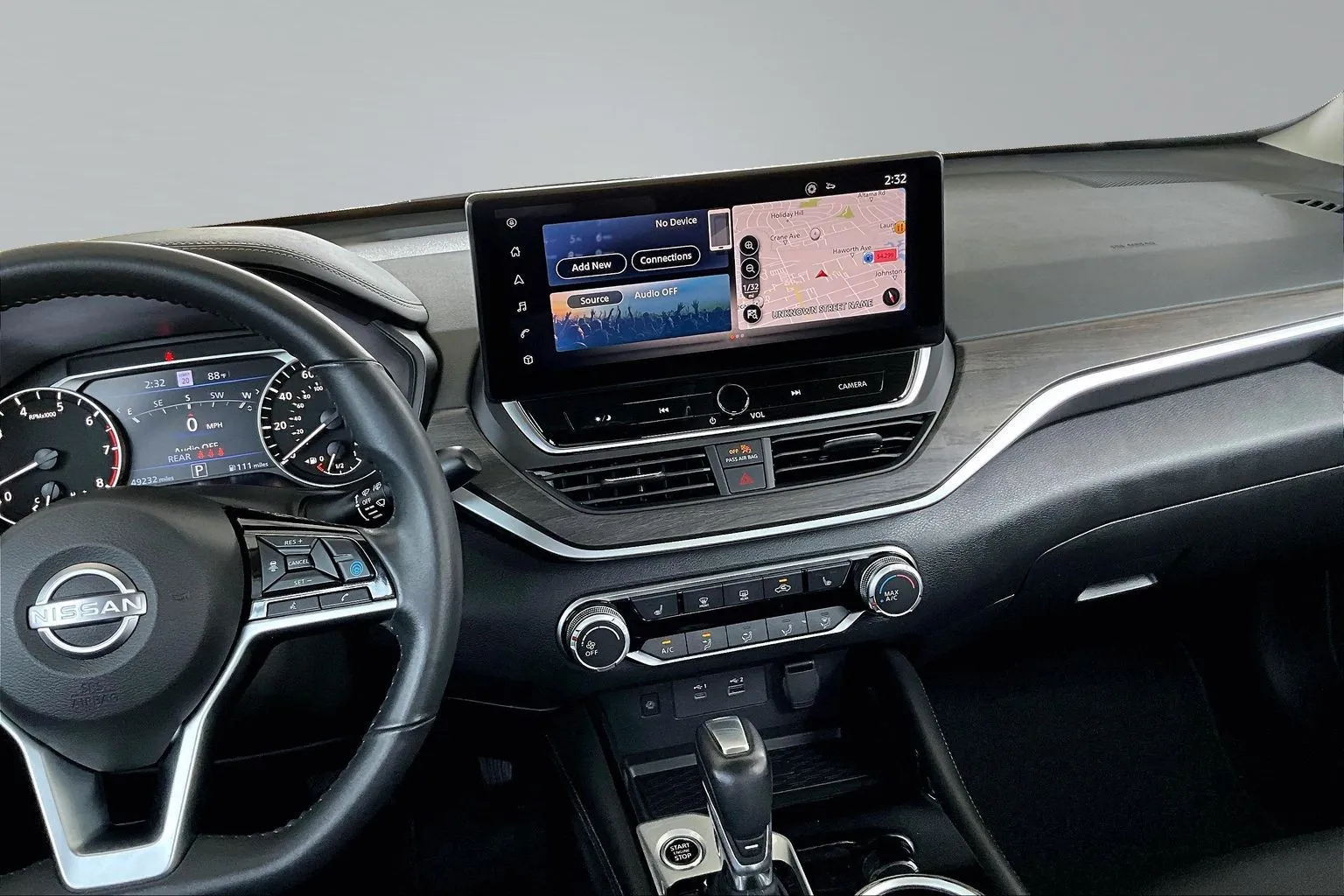 Nissan Altima photo 9