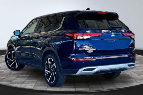 More photos of 2024 Mitsubishi Outlander SE at M&J Auto Sales and Service, FL