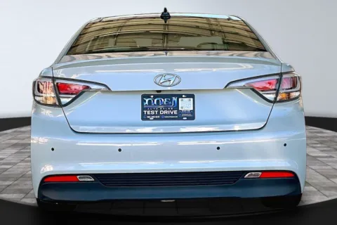 More photos of 2016 Hyundai SONATA Hybrid Limited at M&J Auto Sales and Service, FL