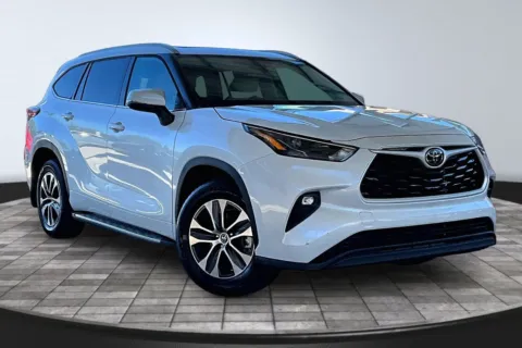 Another view of 2022 Toyota Highlander XLE for sale in Jacksonville, FL at M&J Auto Sales and Service