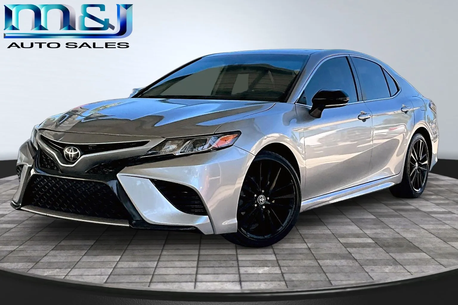 Silver 2019 Toyota Camry SE for sale in Jacksonville, FL