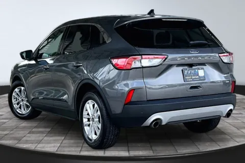 More photos of 2022 Ford Escape SE at M&J Auto Sales and Service, FL