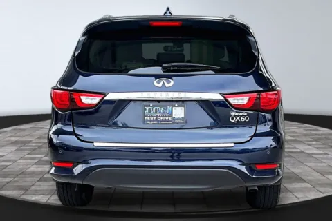 More photos of 2016 INFINITI QX60 at M&J Auto Sales and Service, FL