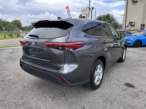 More photos of 2023 Toyota Highlander at M&J Auto Sales and Service, FL