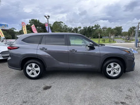 More photos of 2023 Toyota Highlander at M&J Auto Sales and Service, FL